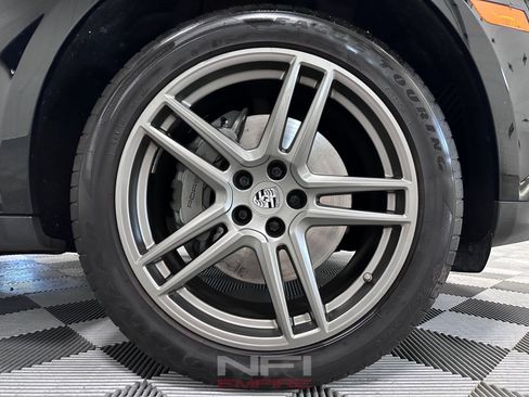 Used 2020 Porsche Macan S AWD/4WD image 17