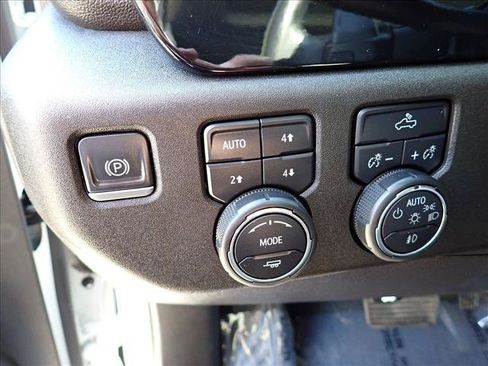 Used 2024 Chevrolet Silverado 1500 RST AWD/4WD image 16