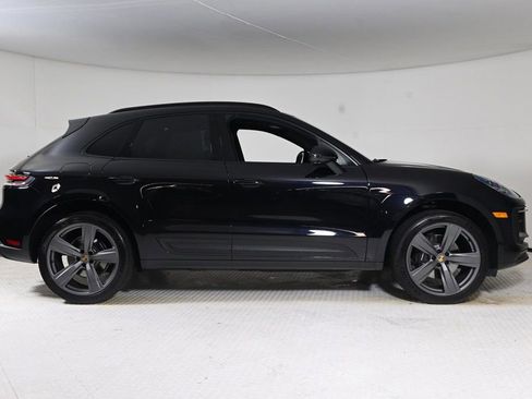 Certified 2025 Porsche Macan image 8