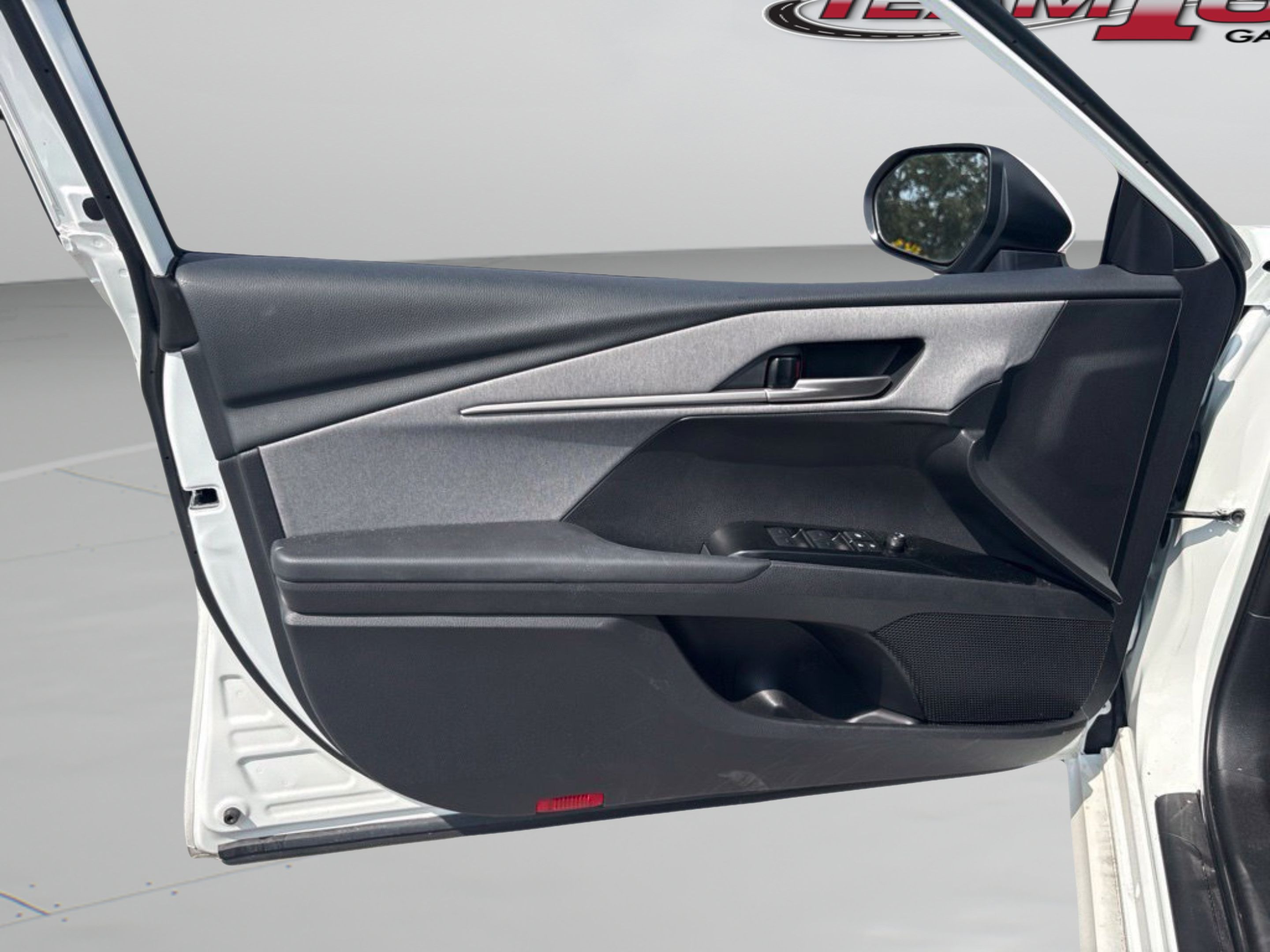 Used 2025 Toyota Camry LE FWD image 20