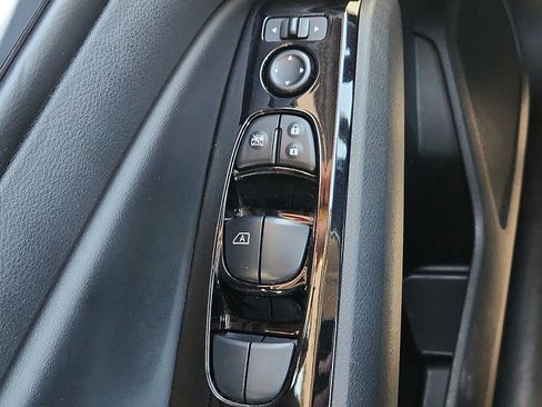 Used 2024 Nissan Altima 2.5 SR image 22