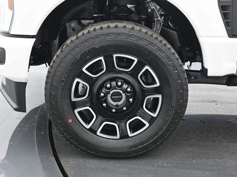 New 2026 Ford F350 Platinum w/ Tremor Off-Road Package AWD/4WD image 18