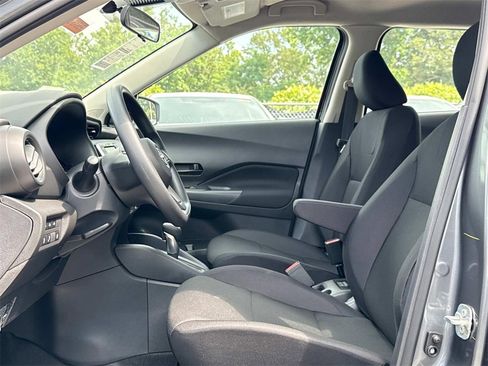 New 2025 Nissan Kicks Play S image 10