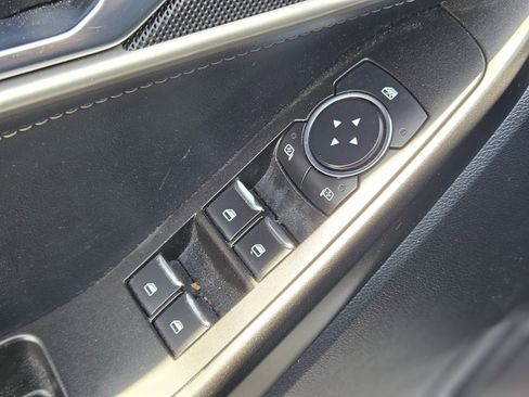 Used 2020 Ford Explorer XLT w/ Equipment Group 202A image 18