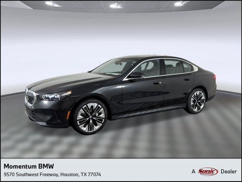Used 2026 BMW 530i w/ Premium Package RWD image 1