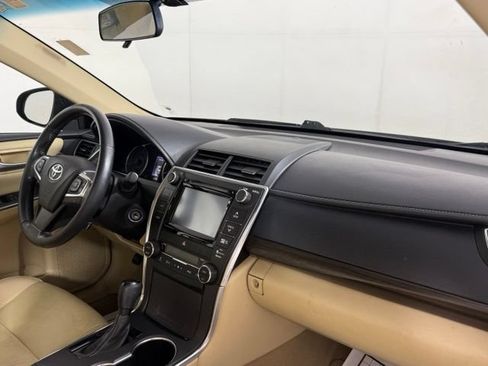 Used 2016 Toyota Camry XLE FWD image 31