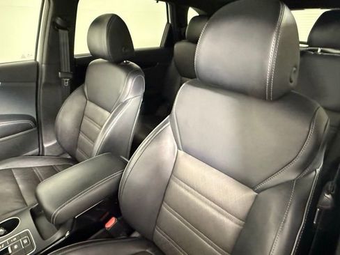 Used 2019 Kia Sorento SX image 30