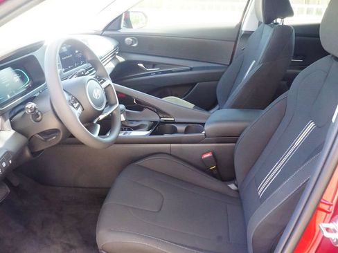 New 2025 Hyundai Elantra Blue image 18