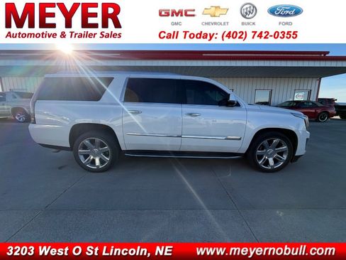 Used 2017 Cadillac Escalade ESV Luxury image 1