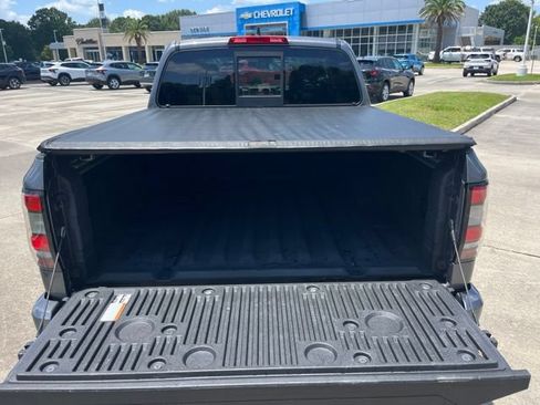 Used 2022 Nissan Frontier SV AWD/4WD image 6