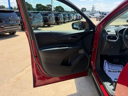 Used 2020 Chevrolet Equinox LT w/ Driver Convenience Package AWD/4WD image 27