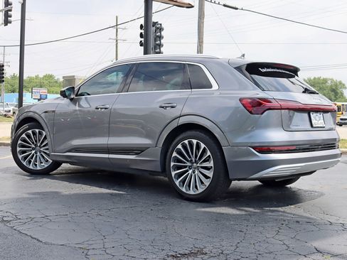Used 2019 Audi e-tron Prestige w/ Prestige Package image 11