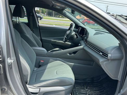Used 2023 Hyundai Elantra SEL FWD image 13
