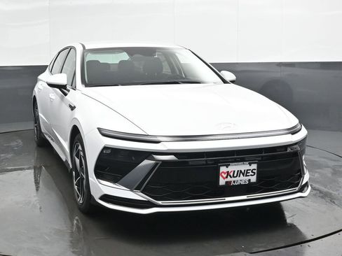 New 2026 Hyundai Sonata SEL FWD image 4