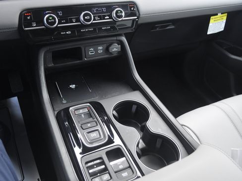 Certified 2025 Honda Pilot EX-L image 24