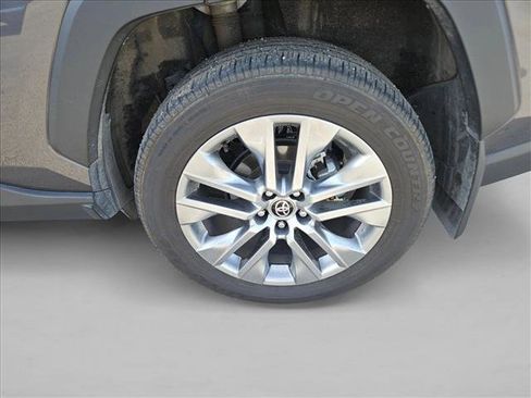 Used 2024 Toyota RAV4 XLE Premium image 8