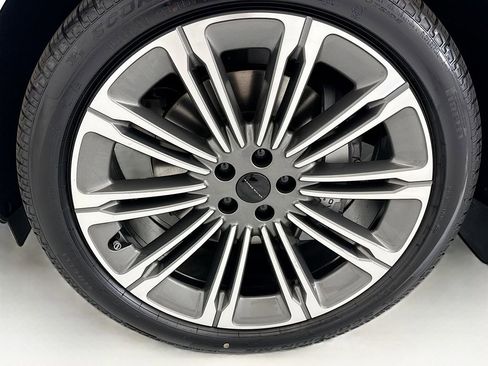 New 2026 Land Rover Range Rover Long Wheelbase SE AWD/4WD image 29