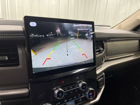 Used 2022 Ford Expedition Max XLT image 19