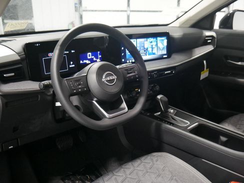 New 2026 Nissan Kicks SV image 9