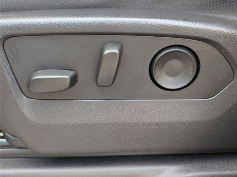 Used 2023 Chevrolet Silverado 1500 LT image 19