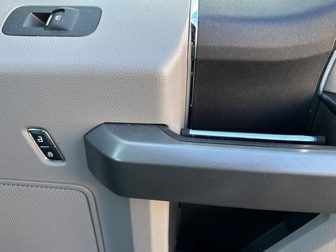 Used 2016 Ford F150 XLT image 20