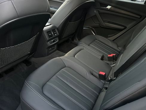 Used 2023 Audi Q5 2.0T Premium w/ Convenience Package image 11