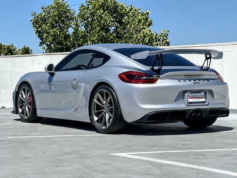 Used 2016 Porsche Cayman GT4 RWD image 3