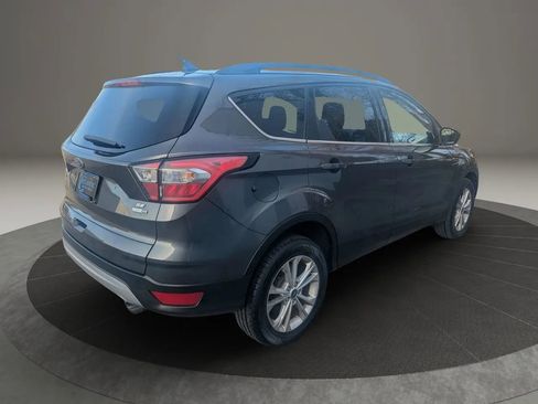 Used 2018 Ford Escape SE w/ SE Sync 3 Package image 4