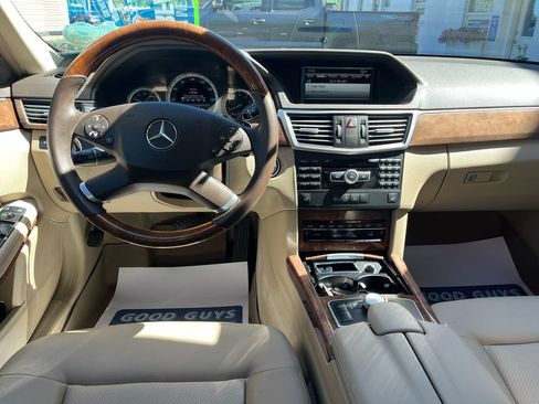 Used 2013 Mercedes-Benz E 350 4MATIC Sedan image 6