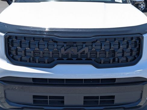 Certified 2025 Kia Telluride AWD image 9