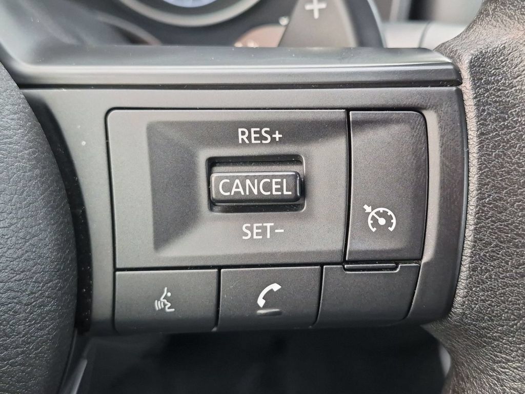 Used 2024 Nissan Rogue S AWD/4WD image 19