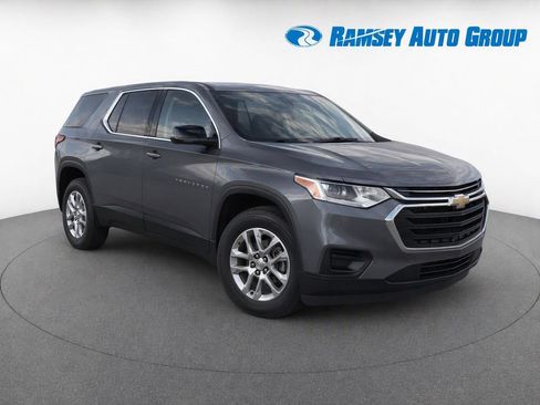 Used 2020 Chevrolet Traverse LS FWD image 2