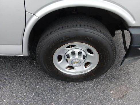 Used 2020 Chevrolet Express 3500 w/ Driver Convenience Package image 40