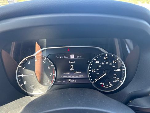 Used 2020 Nissan Titan SV w/ SV Convenience Package RWD image 18