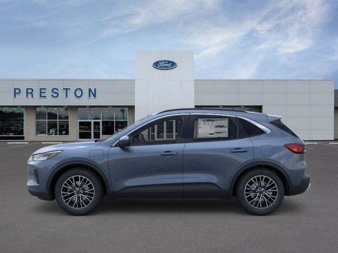 New 2025 Ford Escape SE image 3