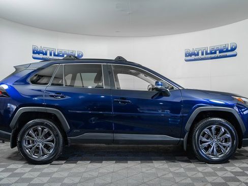 Used 2022 Toyota RAV4 XLE Premium image 12