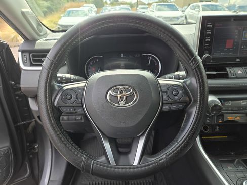 Used 2019 Toyota RAV4 Limited image 31