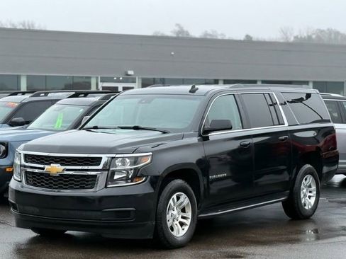 Used 2018 Chevrolet Suburban LT image 34