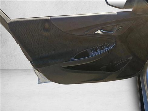 Used 2017 Chevrolet Malibu LT w/ Driver Confidence Package image 15