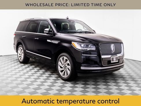 Used 2024 Lincoln Navigator Reserve AWD/4WD image 7