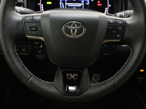 Used 2025 Toyota Camry SE FWD image 24