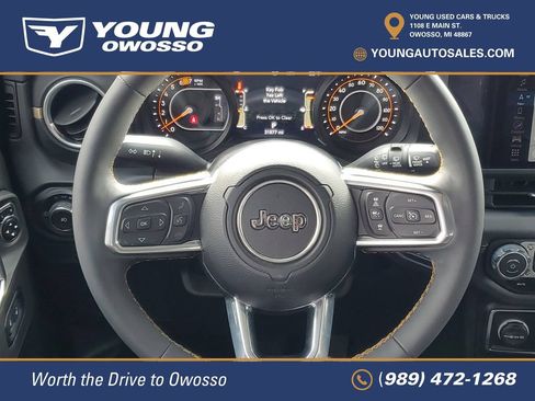 Used 2024 Jeep Wrangler Unlimited Sahara w/ Technology Group AWD/4WD image 24