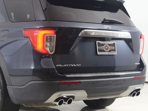 Used 2022 Ford Explorer Platinum w/ Equipment Group 601A AWD/4WD image 25