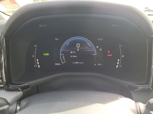 Used 2025 Toyota Camry SE image 30