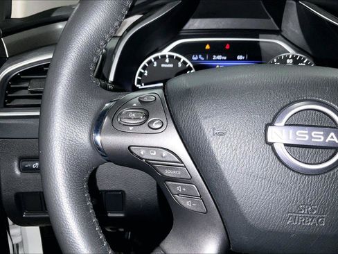 Used 2023 Nissan Murano SV image 18