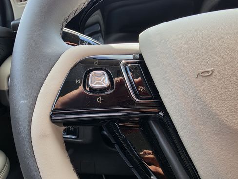 Certified 2024 Lincoln Corsair Reserve FWD image 37