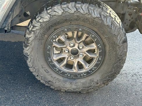 Used 2022 Jeep Wrangler Unlimited Rubicon w/ Trailer Tow Package image 24