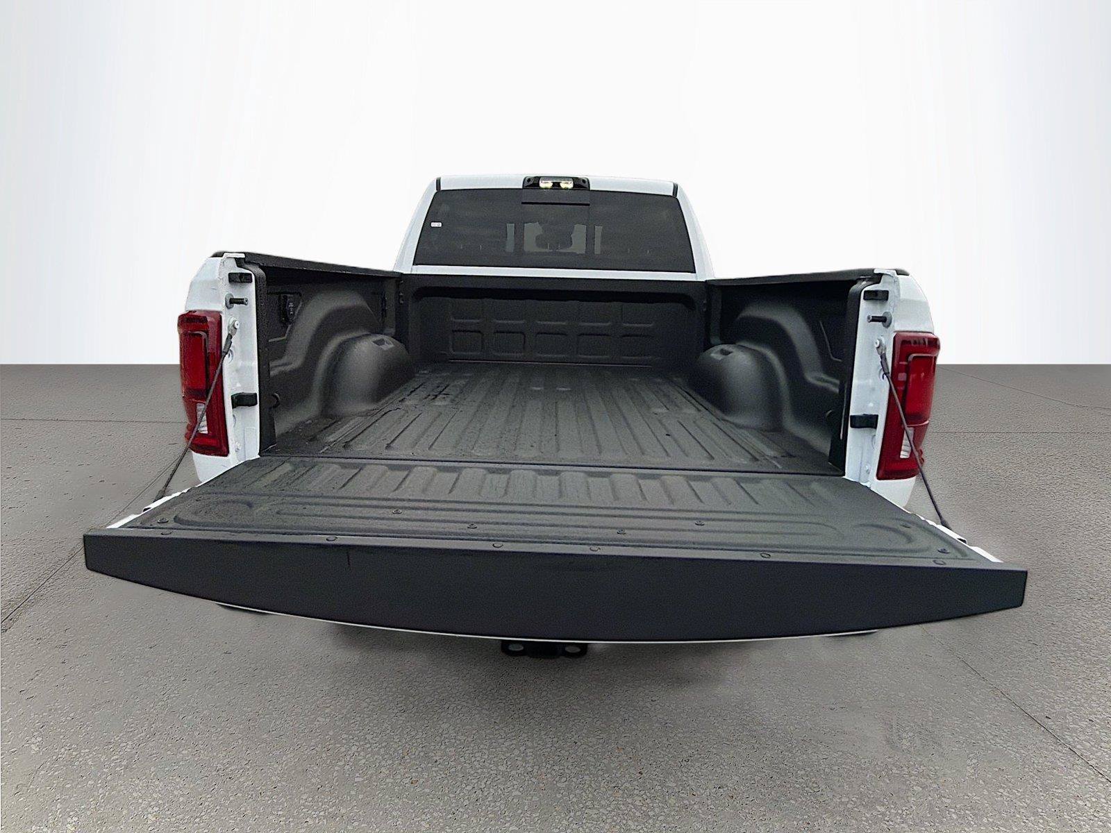 New 2026 RAM 2500 Laramie AWD/4WD image 12