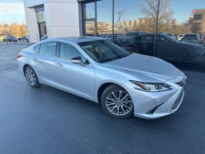 Used 2020 Lexus ES 300h w/ Premium Package