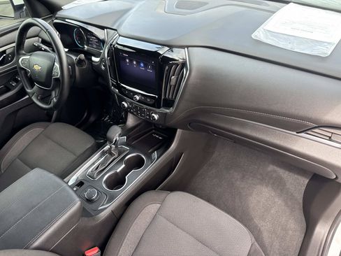 Used 2023 Chevrolet Traverse LT FWD image 32